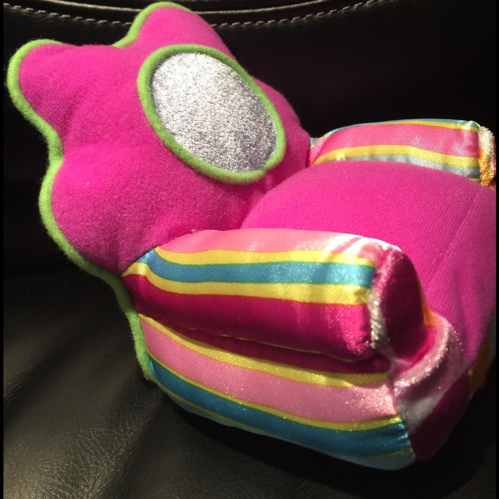 GROOVY GIRLS PLUSH ARM CHAIR